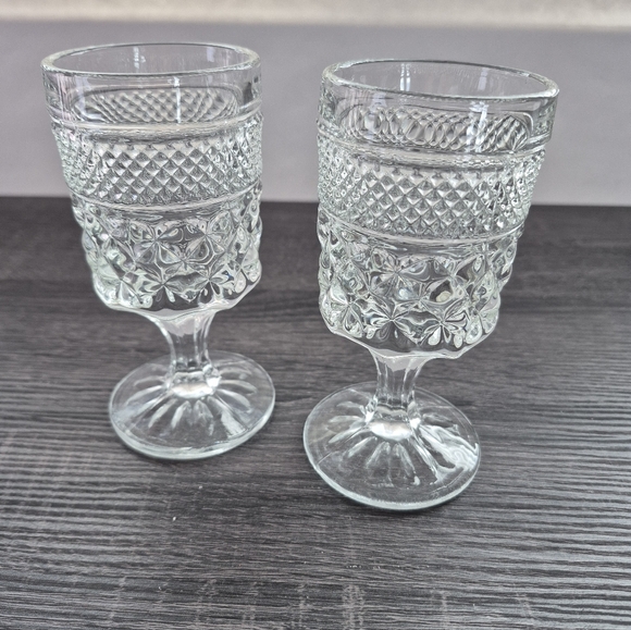 Anchor Hocking Other - Stemware Water Wine Goblets. Anchor Hocking Pedestal Base Glasses. Vintage.
